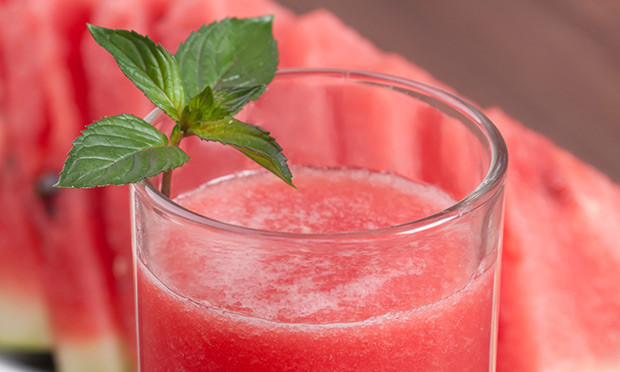 Suco termogênico de melancia e hibisco