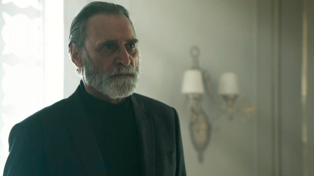 ‘Órfãos da Terra’: Aziz assassina Soraia na frente da filha