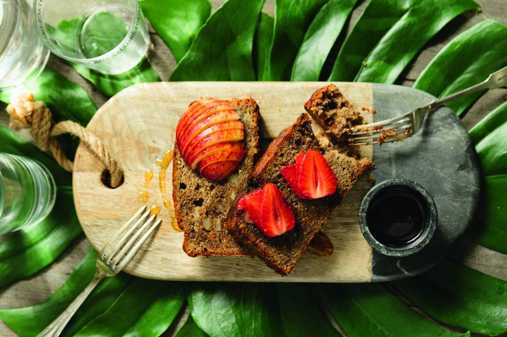 Bolo de banana com morango