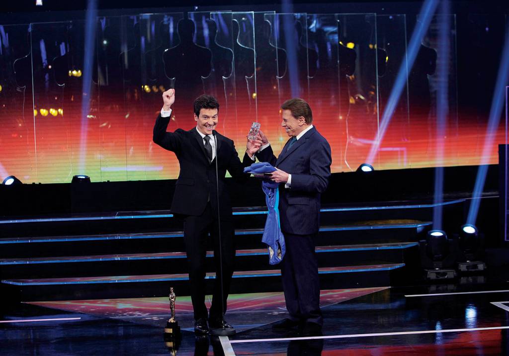 Rodrigo Faro e Silvio Santos no Troféu Imprensa