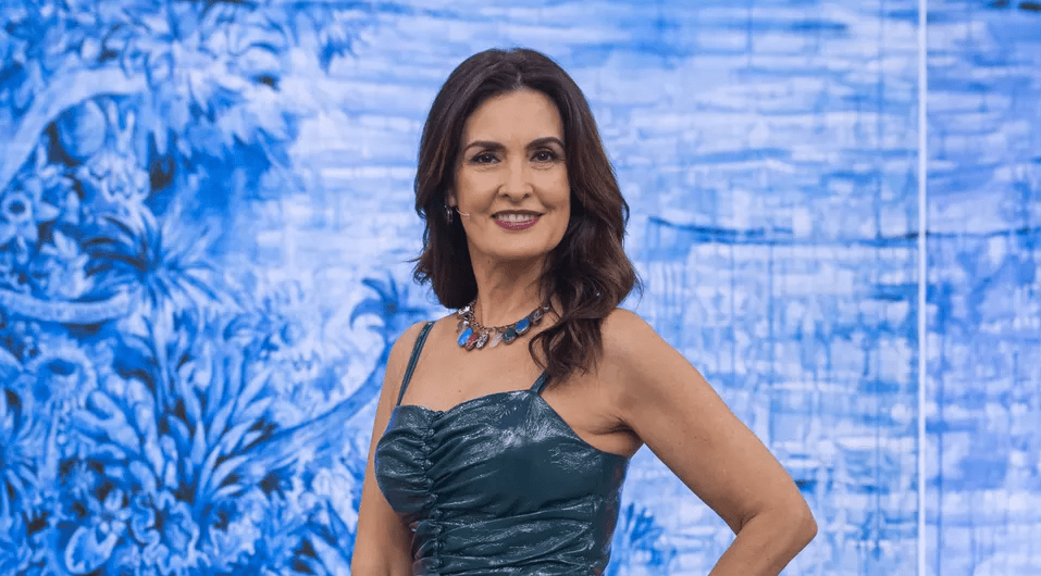 Com vestido brilhante, Fátima Bernardes surgiu toda moderna no ‘Encontro’
