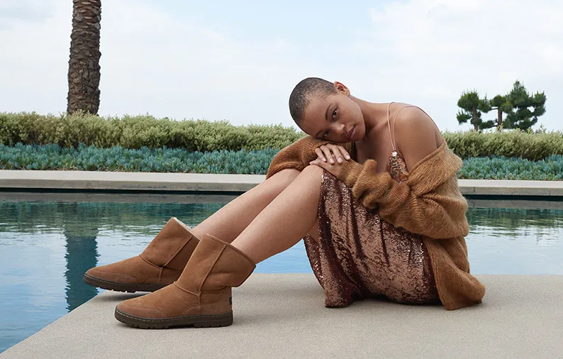 Agora é possível comprar as botinhas felpudas da UGG no Brasil