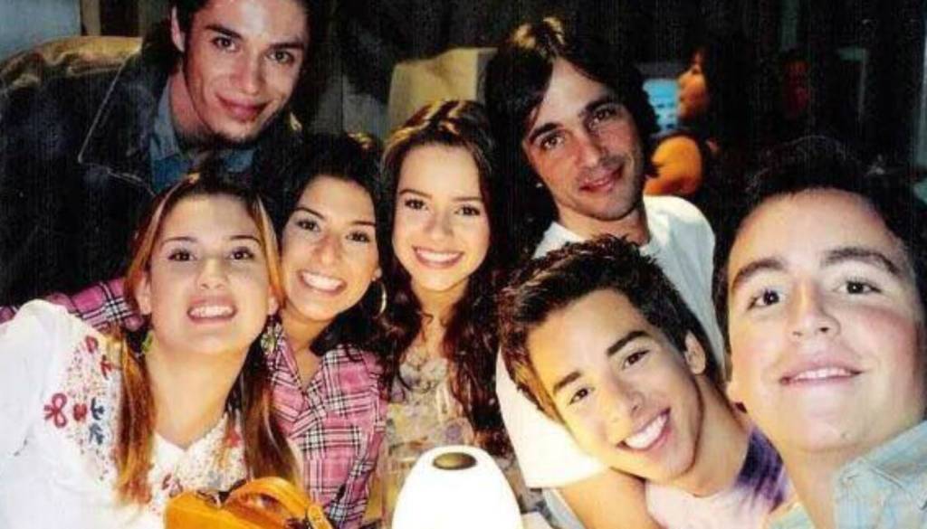 Reencontro do elenco do seriado ‘Sandy & Junior’ emociona os fãs da dupla