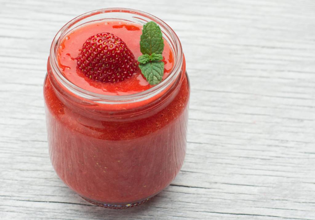 suco-detox-de-morango suco-detox-de-morango