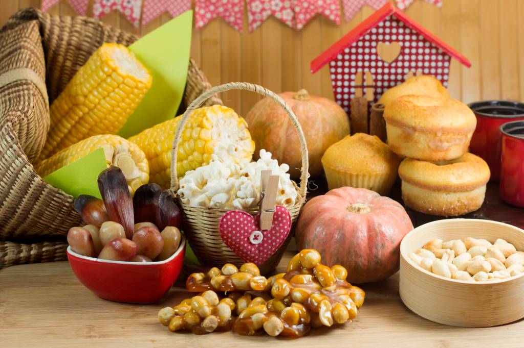 Comida salgada para festa junina: torta, quiche, sanduíche e bolo salgado