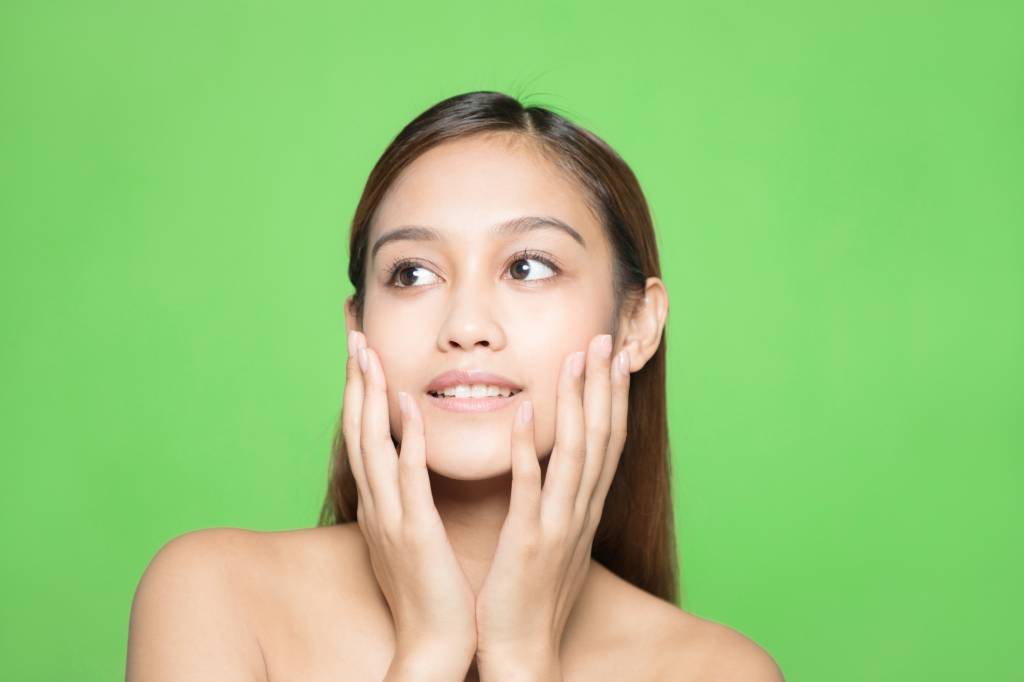 Sofre com acne e oleosidade? O problema pode estar na sua rotina