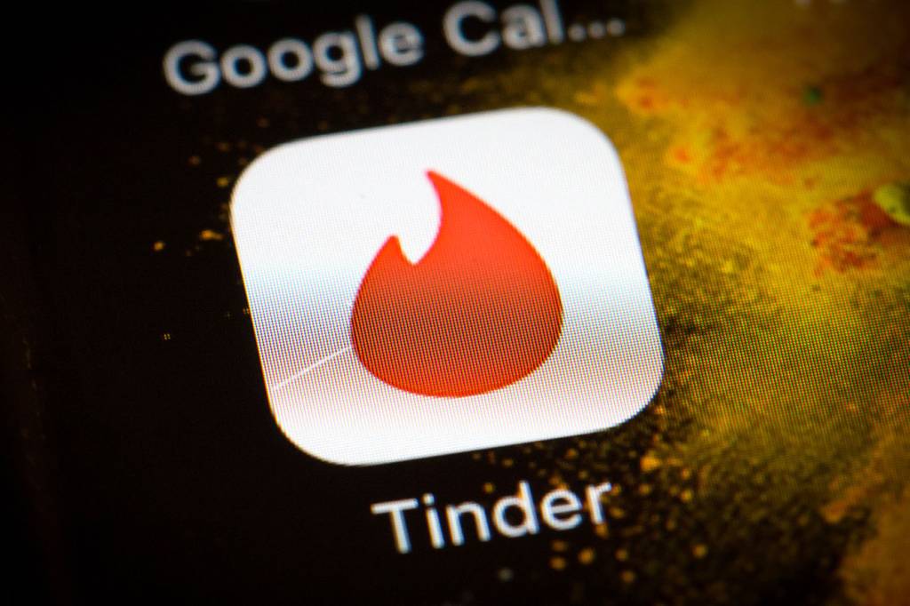 Enfim, Tinder cria botão de pânico para usuários em situações de perigo
