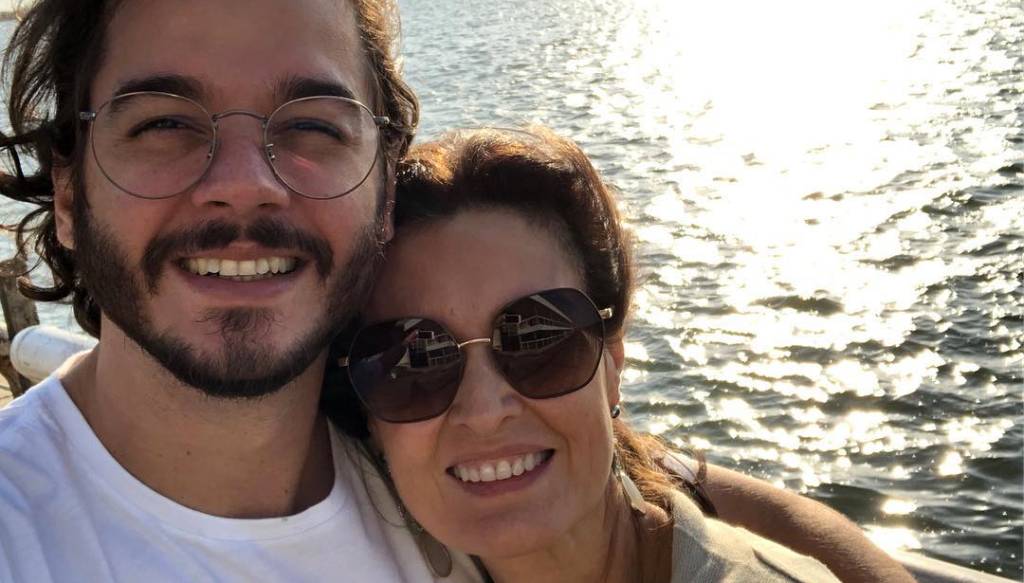 Fátima Bernardes conta vantagens e desvantagens de namorar à distância