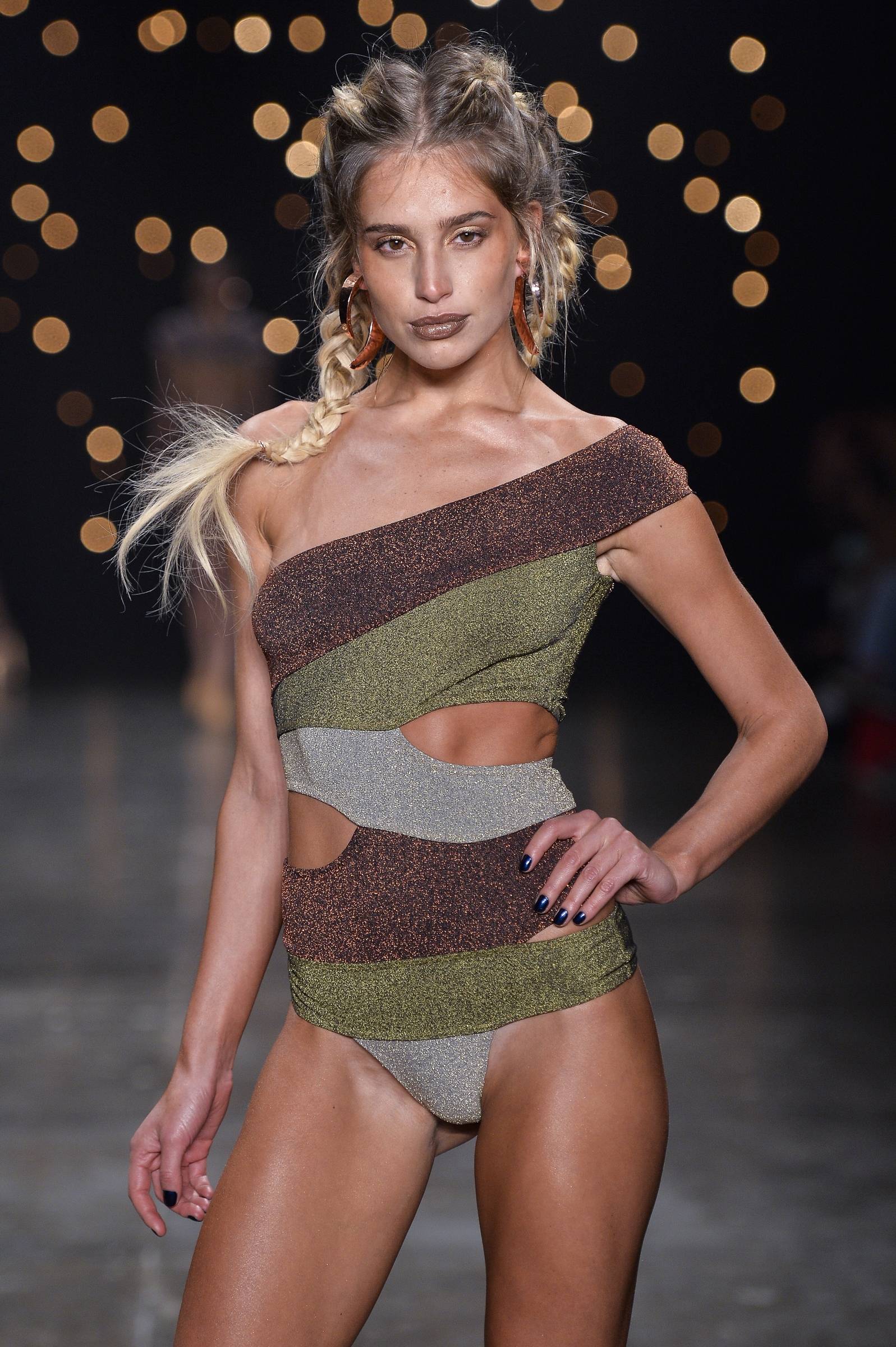 Z&eacute; Takahashi/FOTOSITE