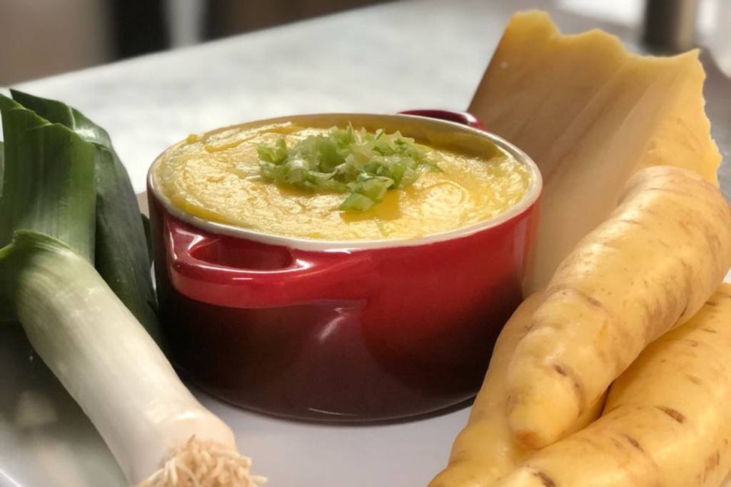 Creme de mandioquinha com alho-poró