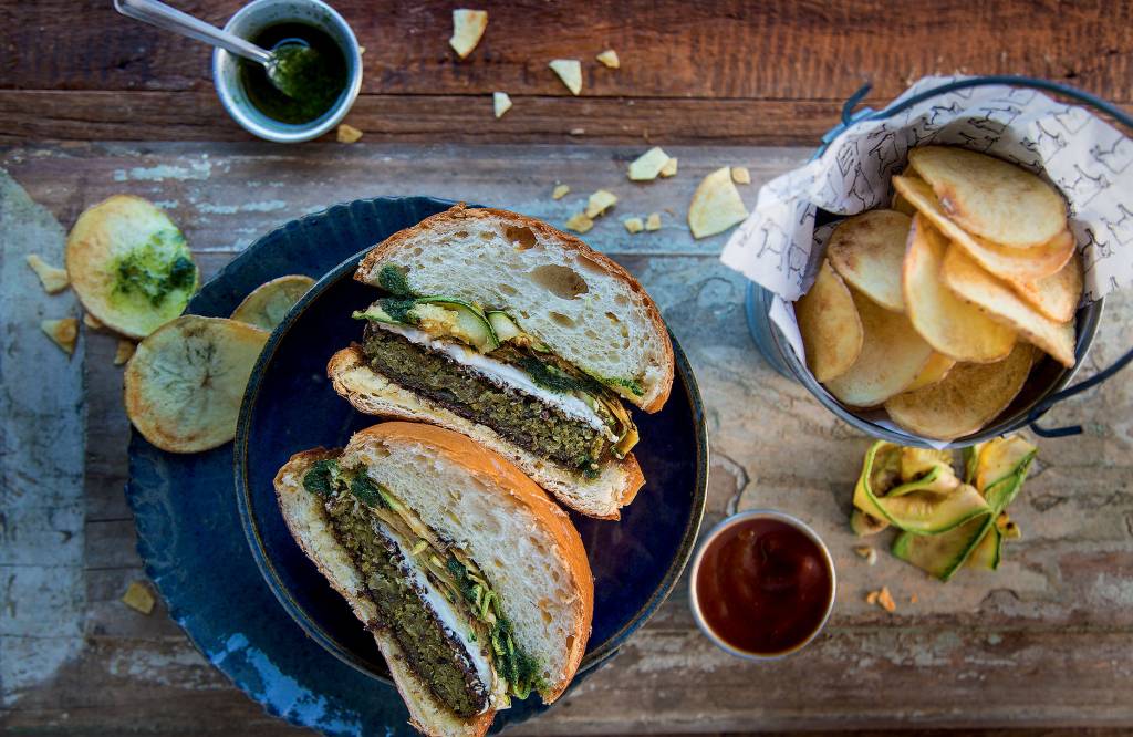 hamburguer-falafel-abobrinha hamburguer-falafel-abobrinha