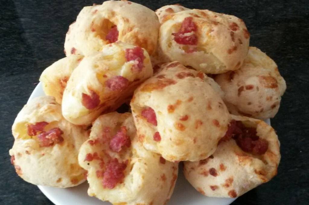 Pão de queijo com linguiça Blumenau