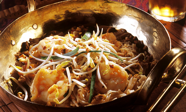 Pad thai com camarão