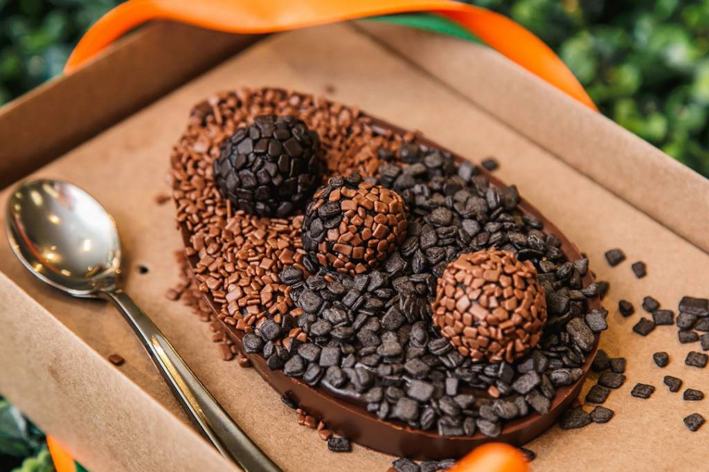 Recheio de brigadeiro e leite ninho para ovo de Páscoa de colher Recheio de brigadeiro e leite ninho para ovo de Páscoa de colher