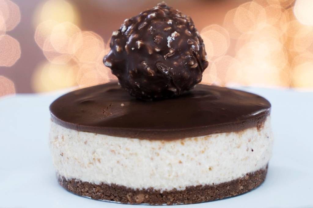 Cheesecake de avelã com chocolate