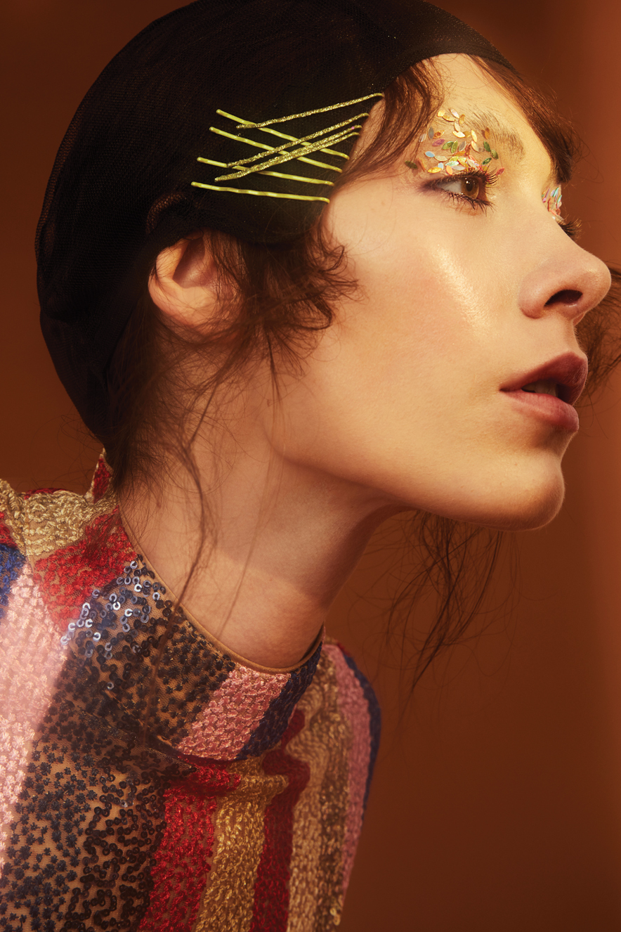 make-colorida-aplicacao-labios