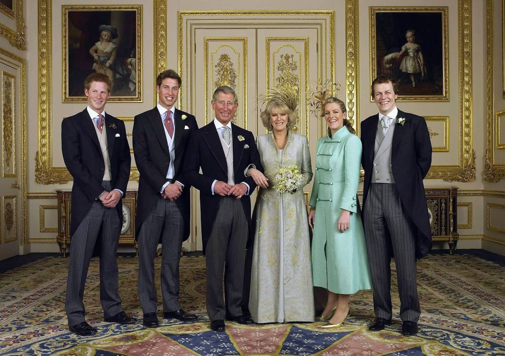 Charles e Camilla com os filhos