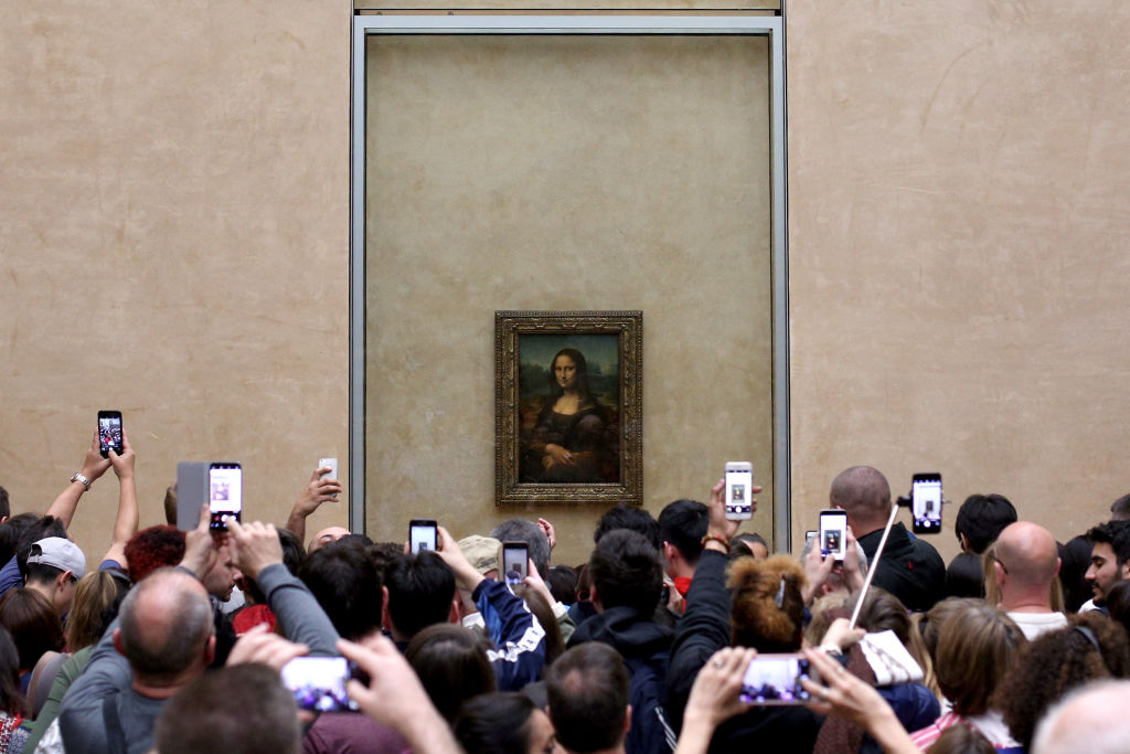 Louvre visa evitar a clássica aglomeração de pessoas em frente à Mona Lisa
