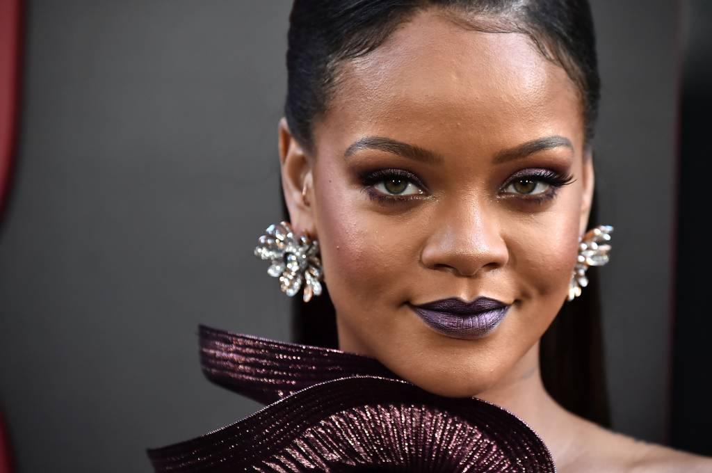Rihanna expande os negócios no mundo da beleza
