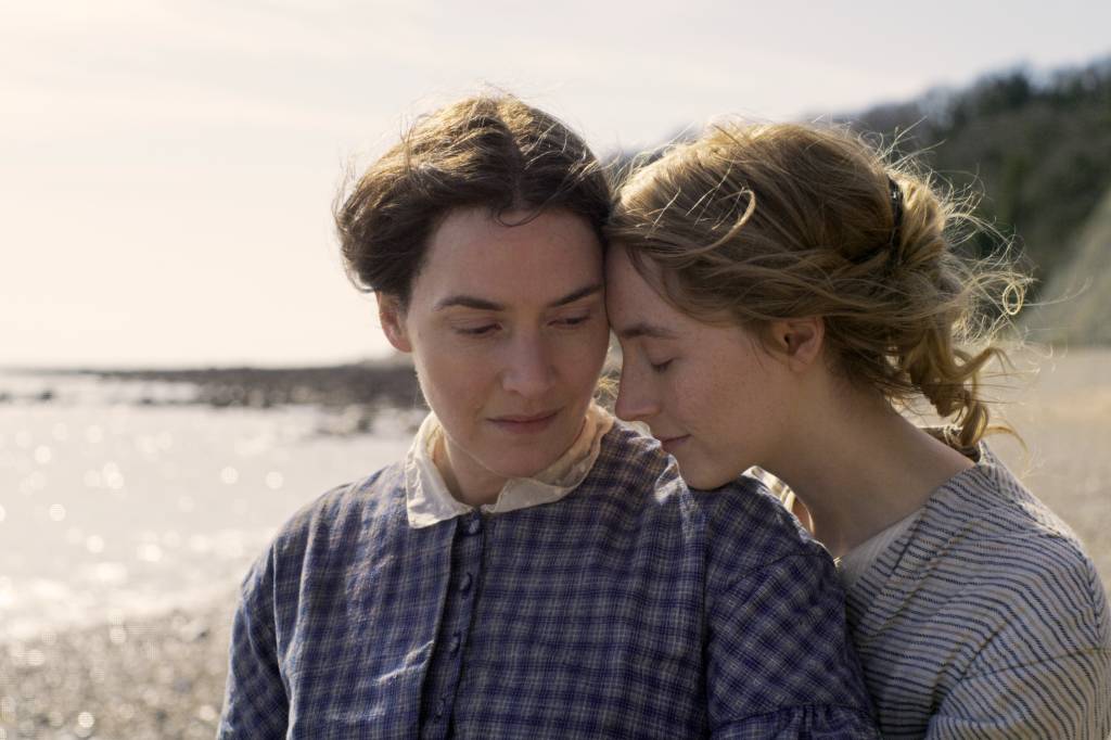 Kate Winslet e Saoirse Ronan dão vida ao amor no filme “Ammonite”