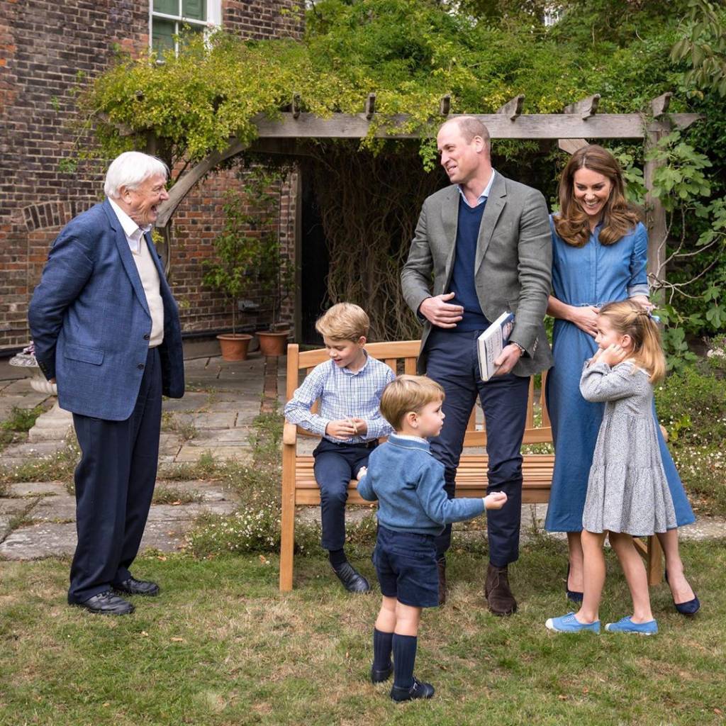 Kate e William acompanhados de seus três filhos