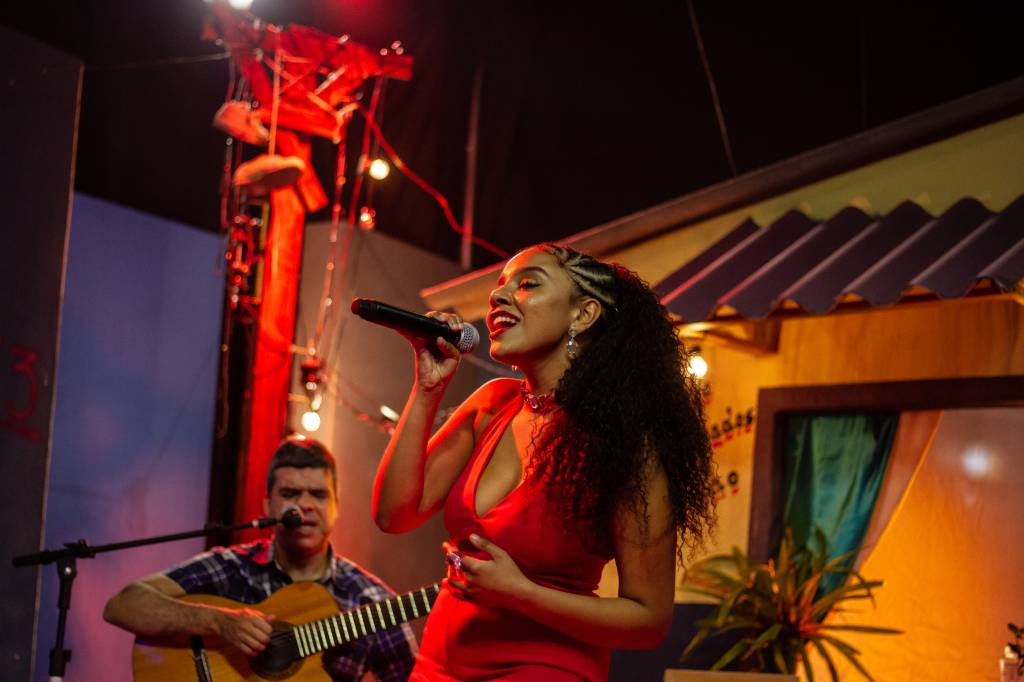 Basta de esperar acesso à bolha artística, diz criadora do Favela em Casa