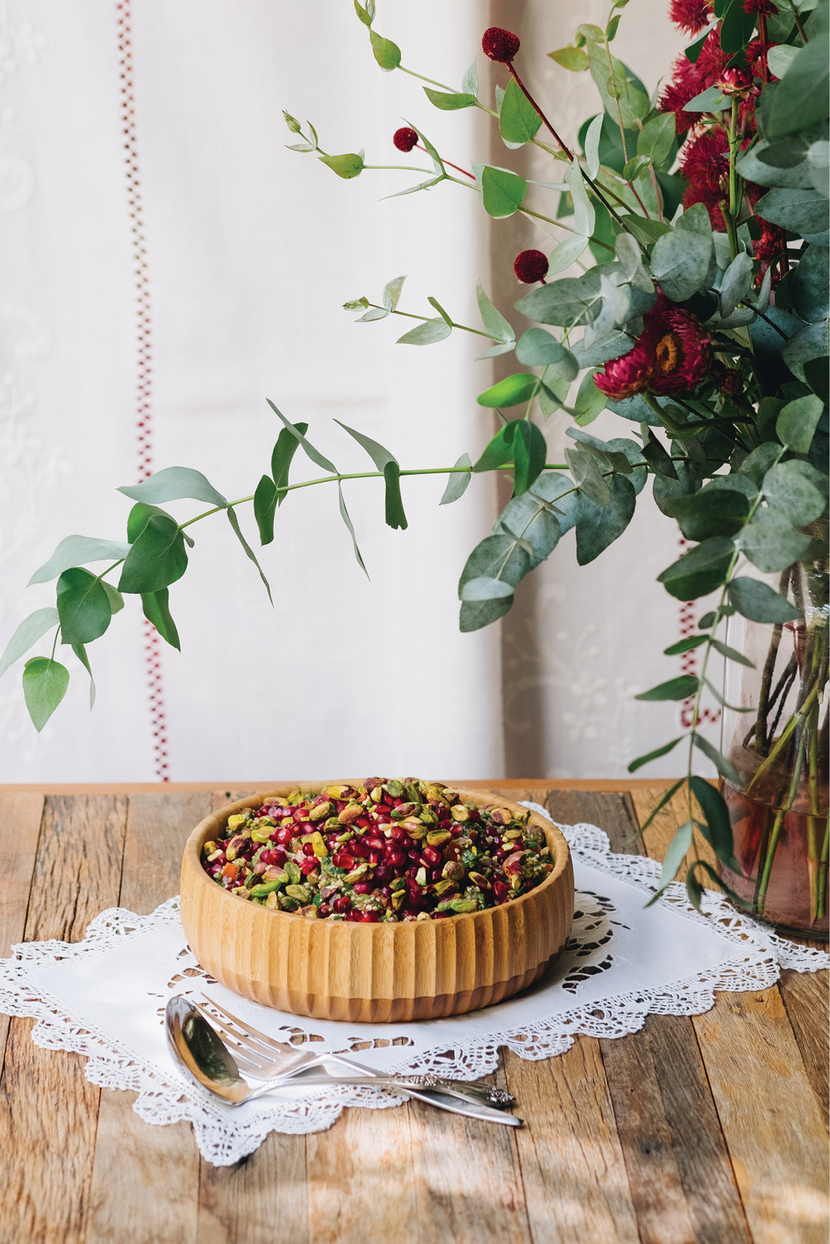 Tabule de pain&ccedil;o com zaatar e rom&atilde;
