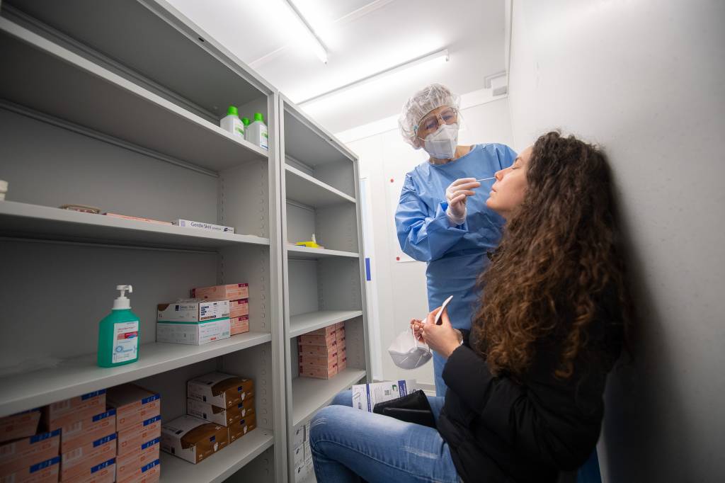 Cientistas ampliam lista de sintomas da Covid-19. Veja os 7 sinais