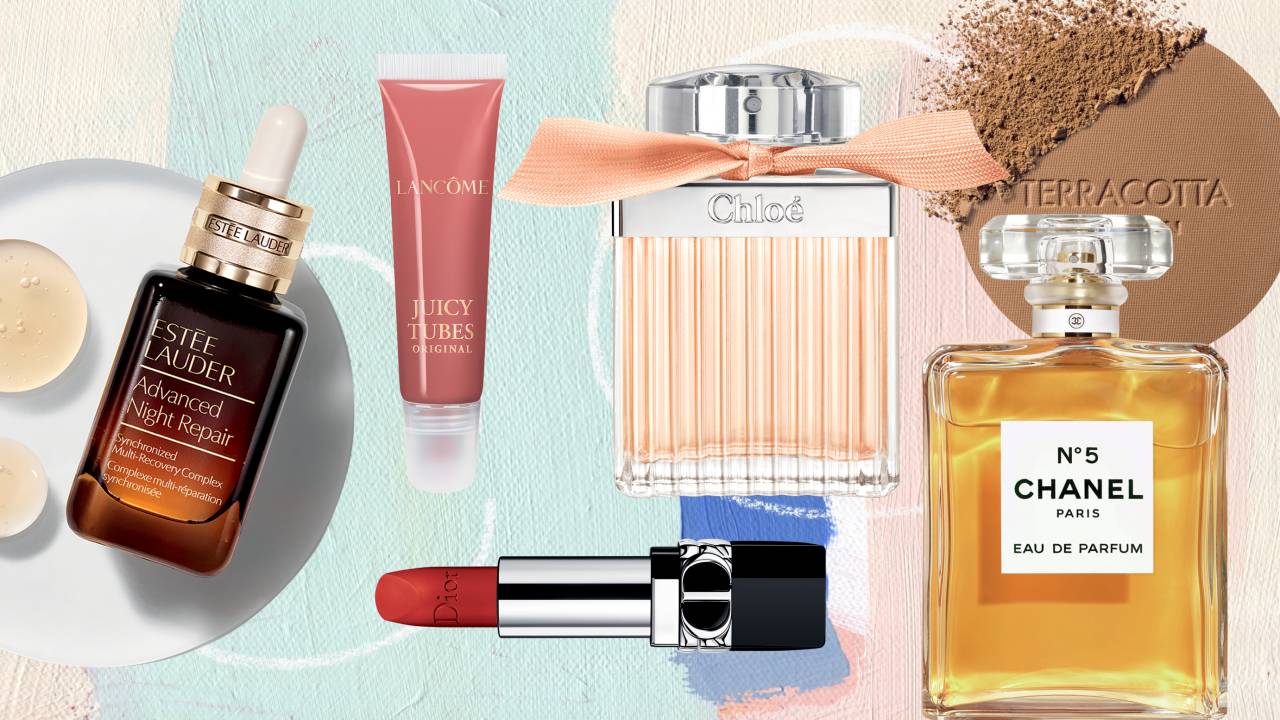 Produtos de beleza como perfume, batom, cremes