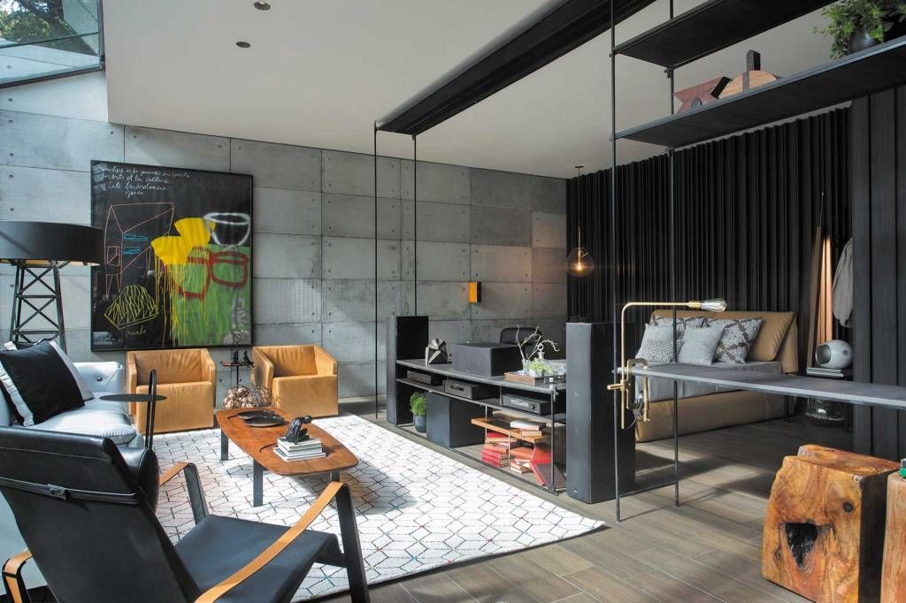 Sala decorada no estilo industrial