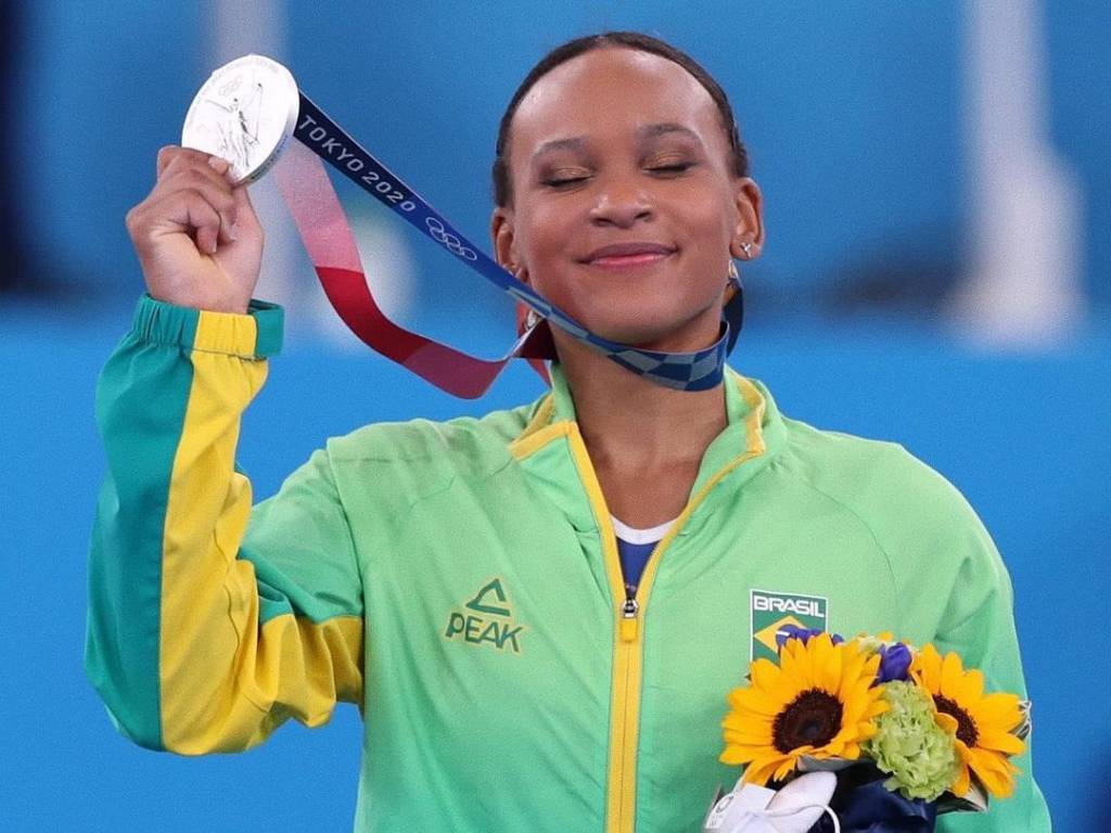 Rebeca Andrade é nomeada atleta do ano pelo Comitê Olímpico do Brasil