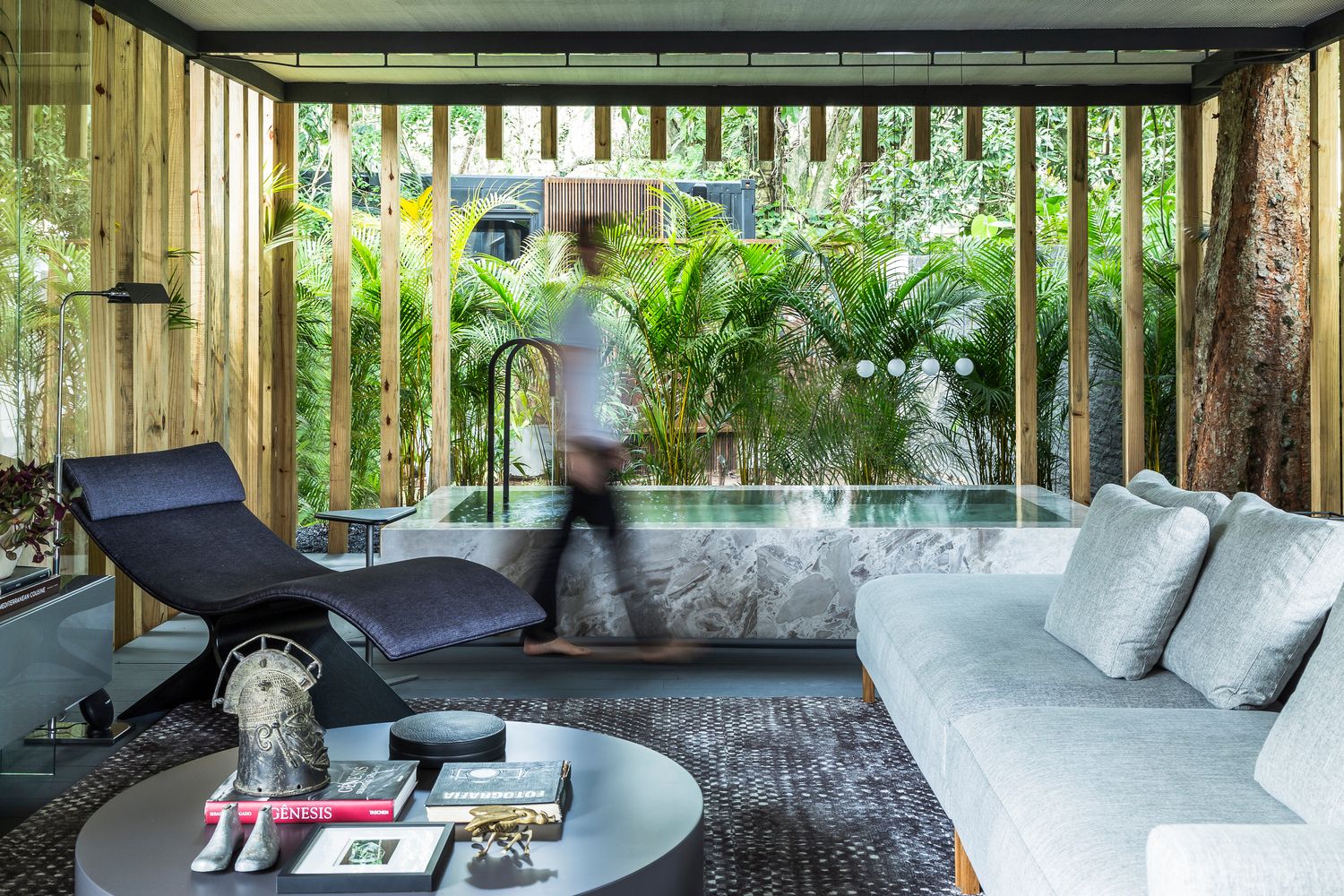 Casa &Ocirc;nix, Gabriel Bordin