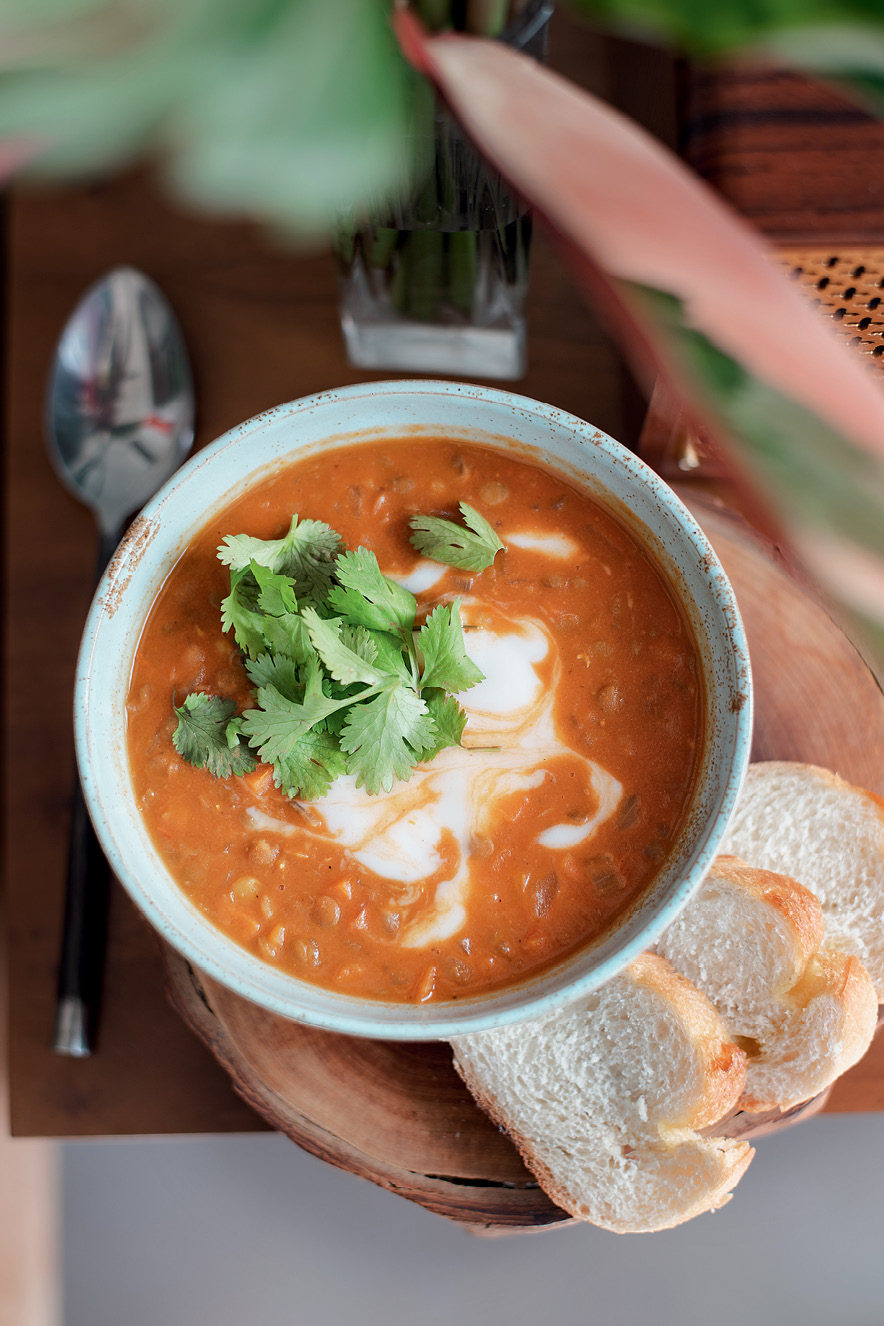 Sopa de lentilha e curry