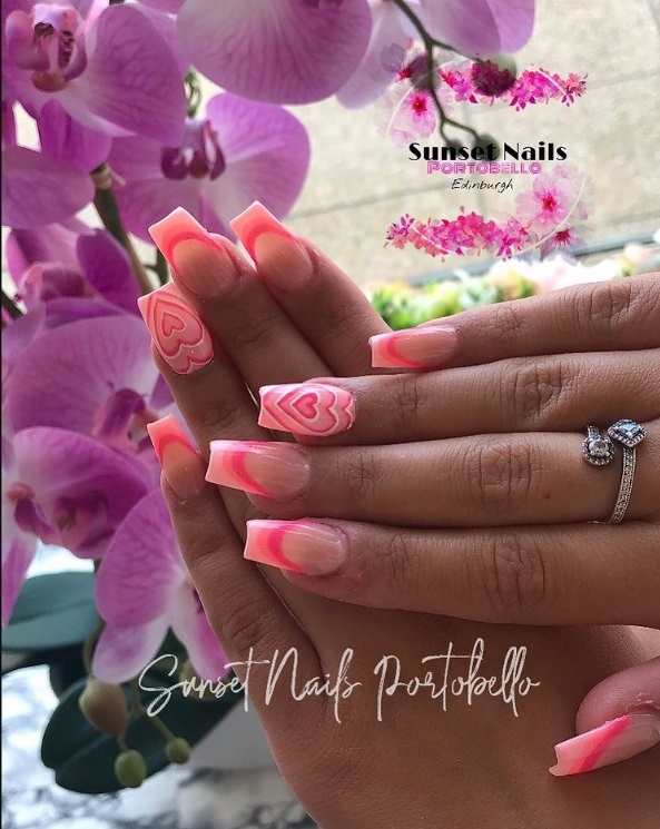 @sunsetnailsportobello Y2K Bubble Heart Manicure