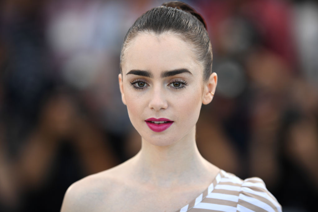 Confira os detalhes do vestido de casamento de Lily Collins