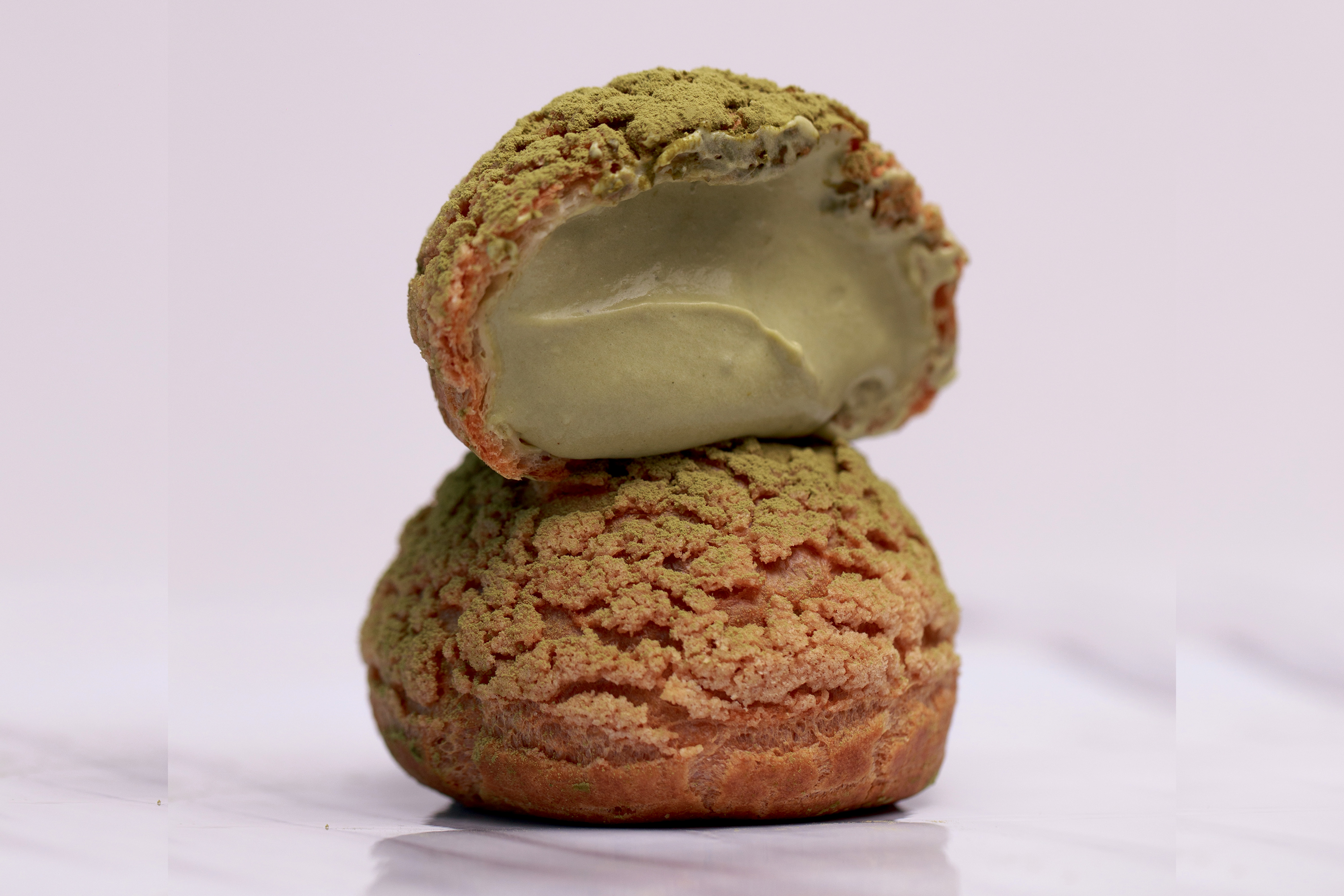 Receber yogashi - Choux cream de match&aacute;, do chef Cesar Yukio (Hanami Confeitaria)