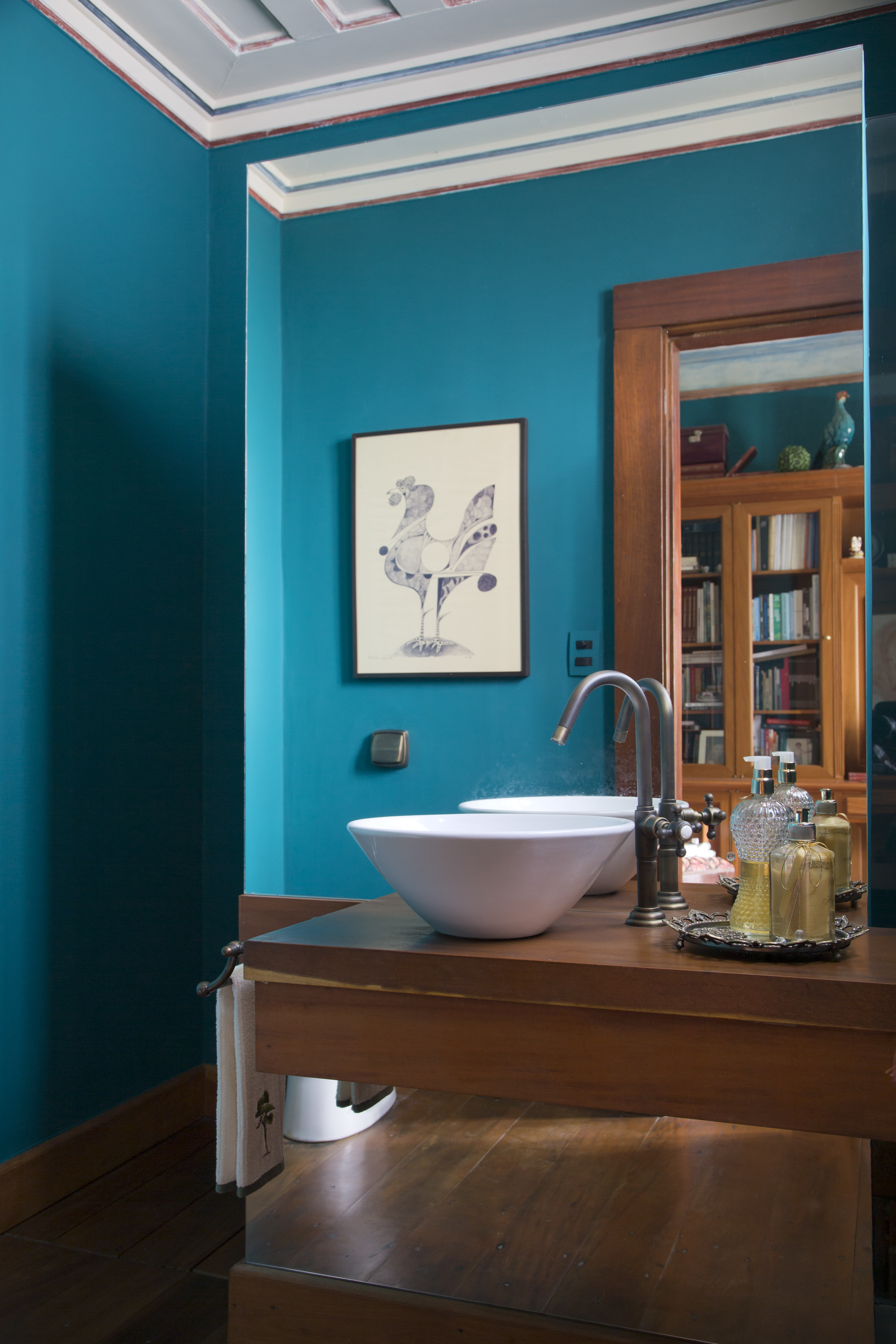 casa com m&oacute;veis cl&aacute;ssicos