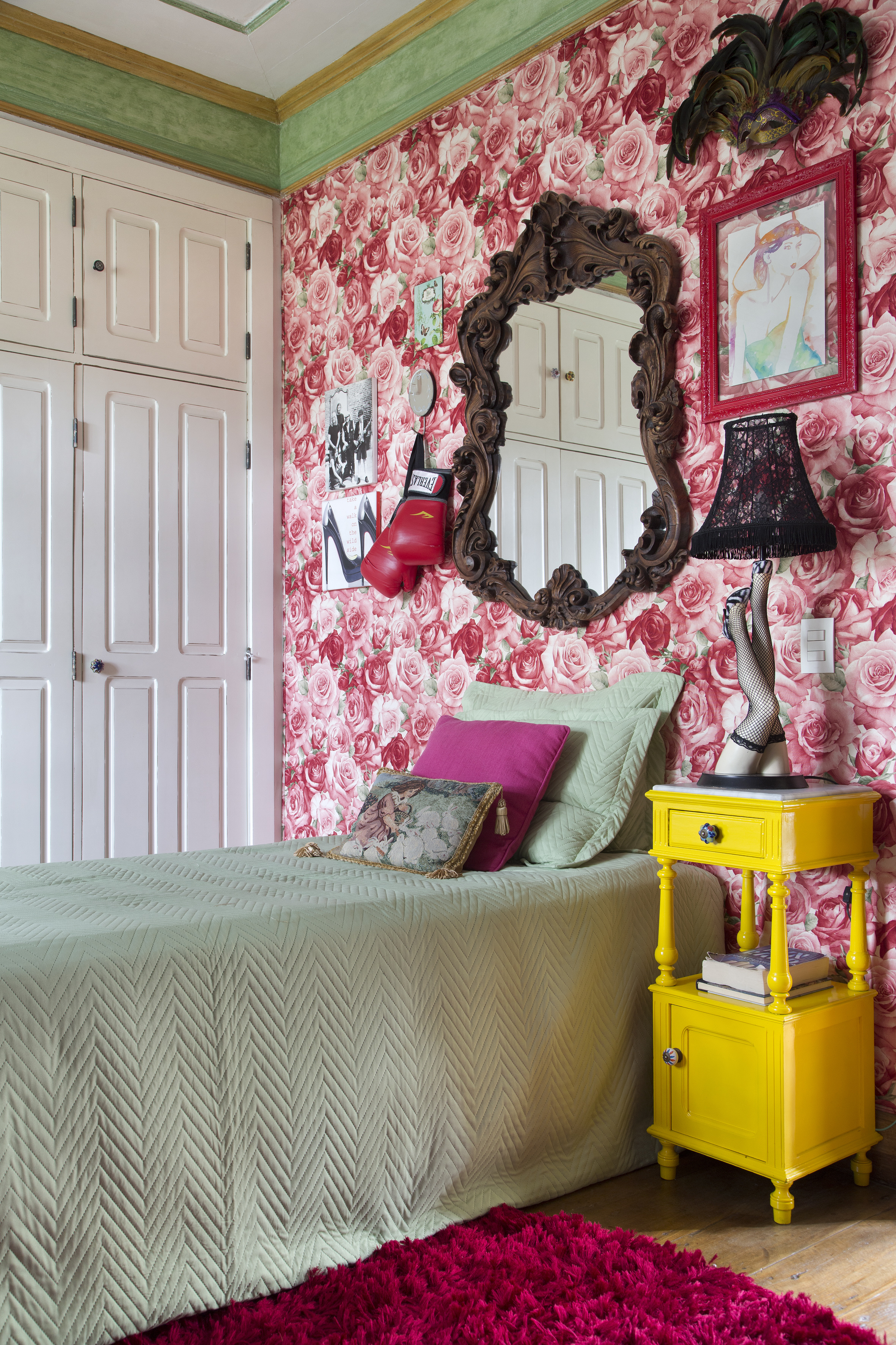 casa com m&oacute;veis cl&aacute;ssicos