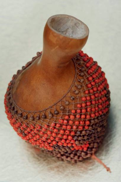 Prato onde são colocadas as oferendas à Orixá Oxum, dona dos rios e cachoeiras Prato onde são colocadas as oferendas à Orixá Oxum, dona dos rios e cachoeiras