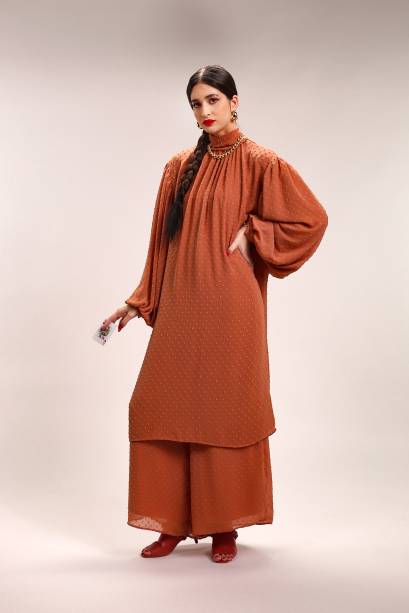 Bata e calça: Clausura Bata e calça: Clausura