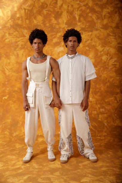 As peças brancas trouxeram texturas e referências das cocadas baianas. As peças brancas trouxeram texturas e referências das cocadas baianas.