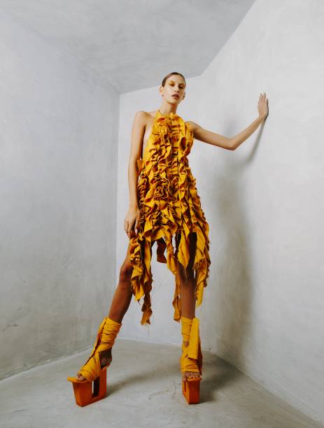 Peças abstratas também tomaram a vez nas passarelas Peças abstratas também tomaram a vez nas passarelas