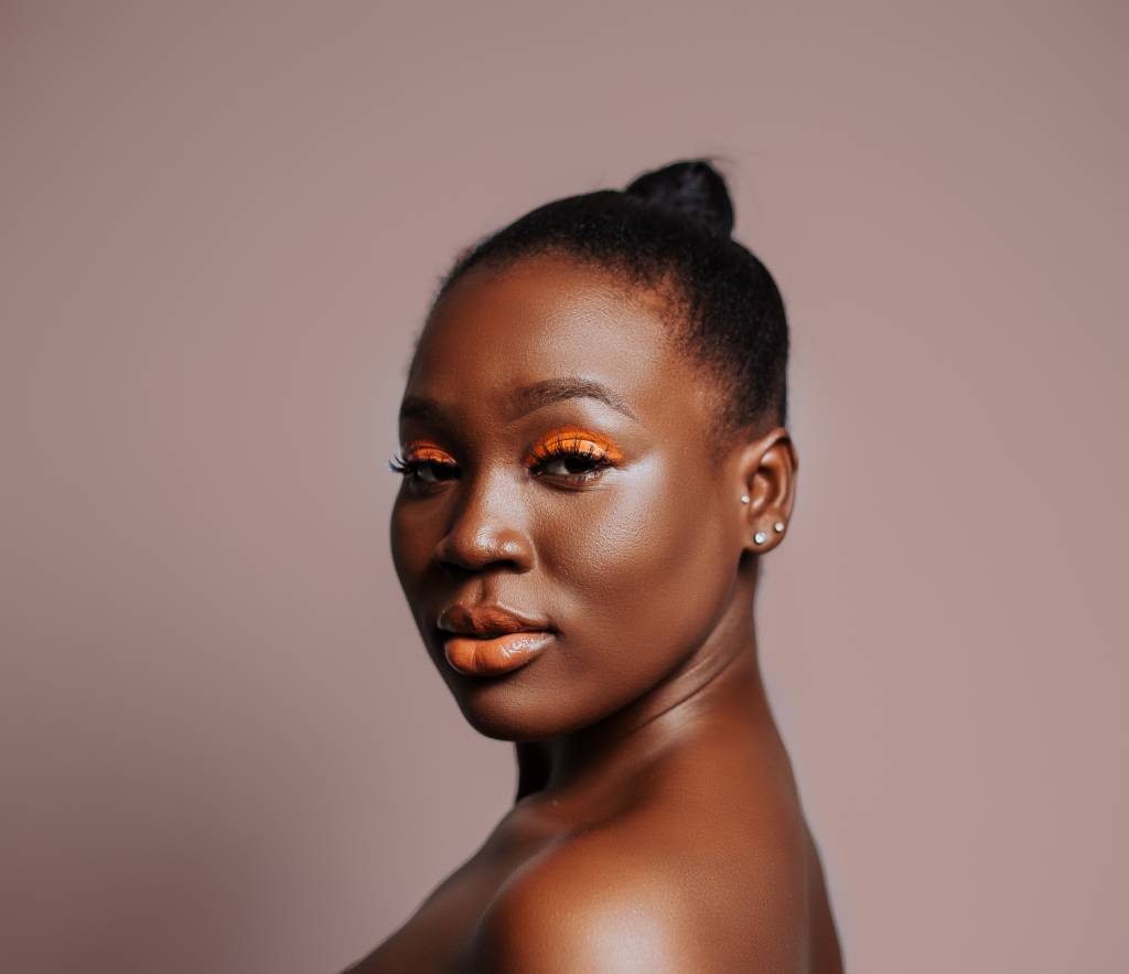 Ouse nas cores: aprenda a usar os batons coloridos que estão em alta!