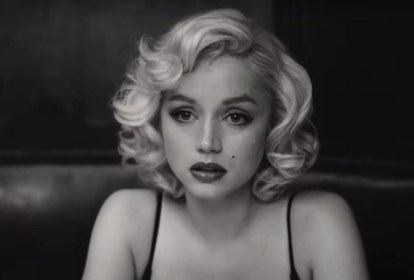 Ana de Armas interpreta Marilyn Monroe em "Blonde" da Netflix.