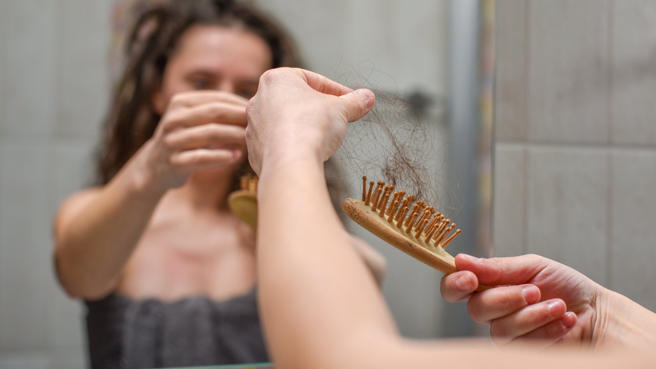 queda de cabelo na menopausa