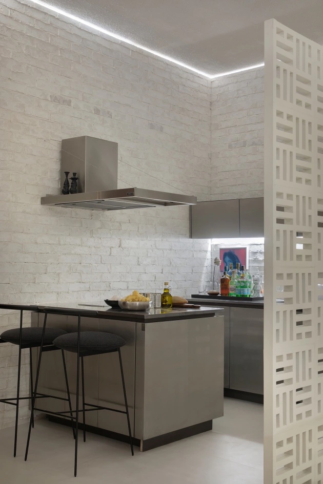 gregory-copello-estudio-ostuni-casacor-sao-paulo-2022-credito-denilson-machado05 estúdio totalmente branco na casacor