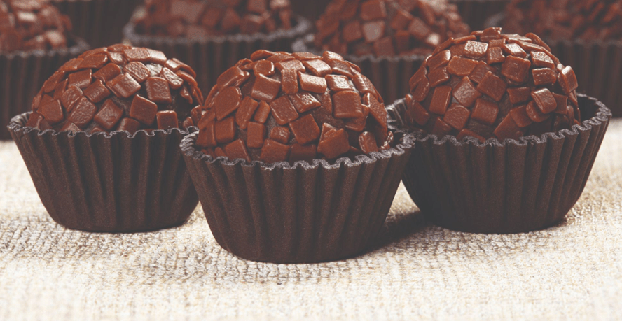 BRIGADEIRO DE CHOCOLATE AO LEITE Brigadeiro profissional de chocolate ao leite