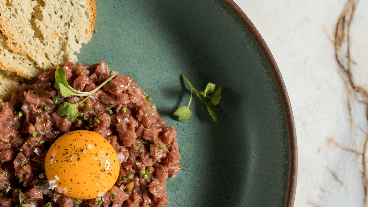 Steak Tartare, receita da chef Gizely Rocha, do restaurante Seen São Paulo