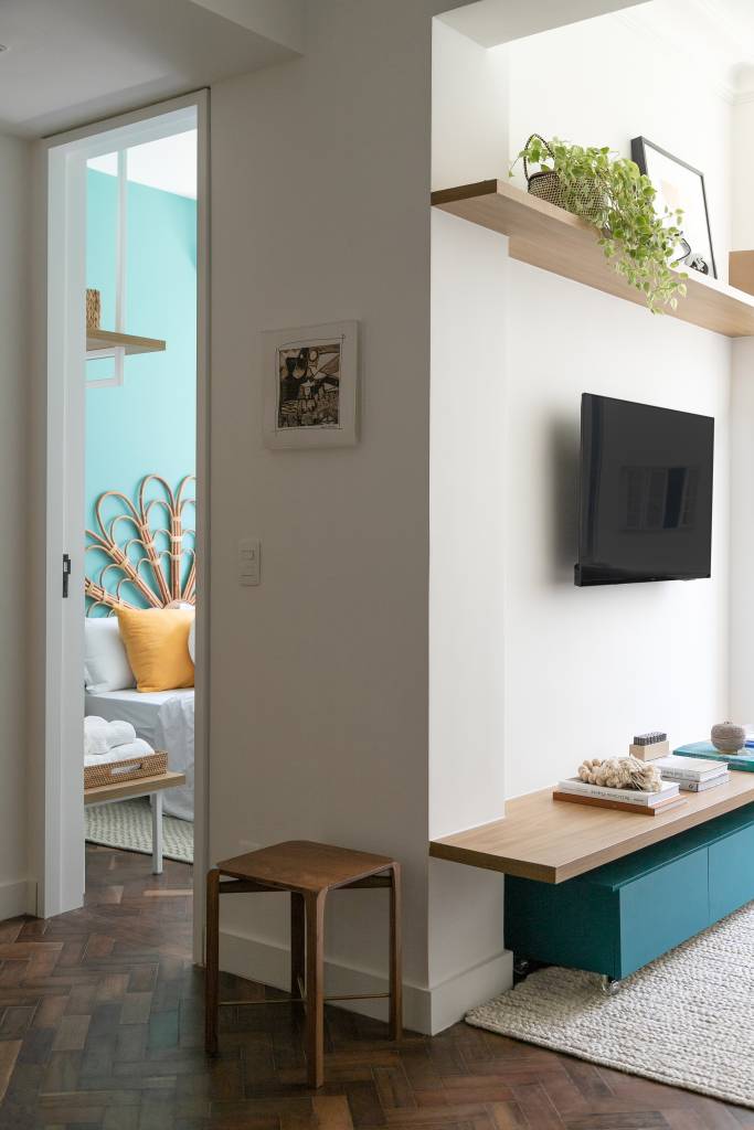 Apartamento de 55 m² com decoração boho e cheio de boas ideias