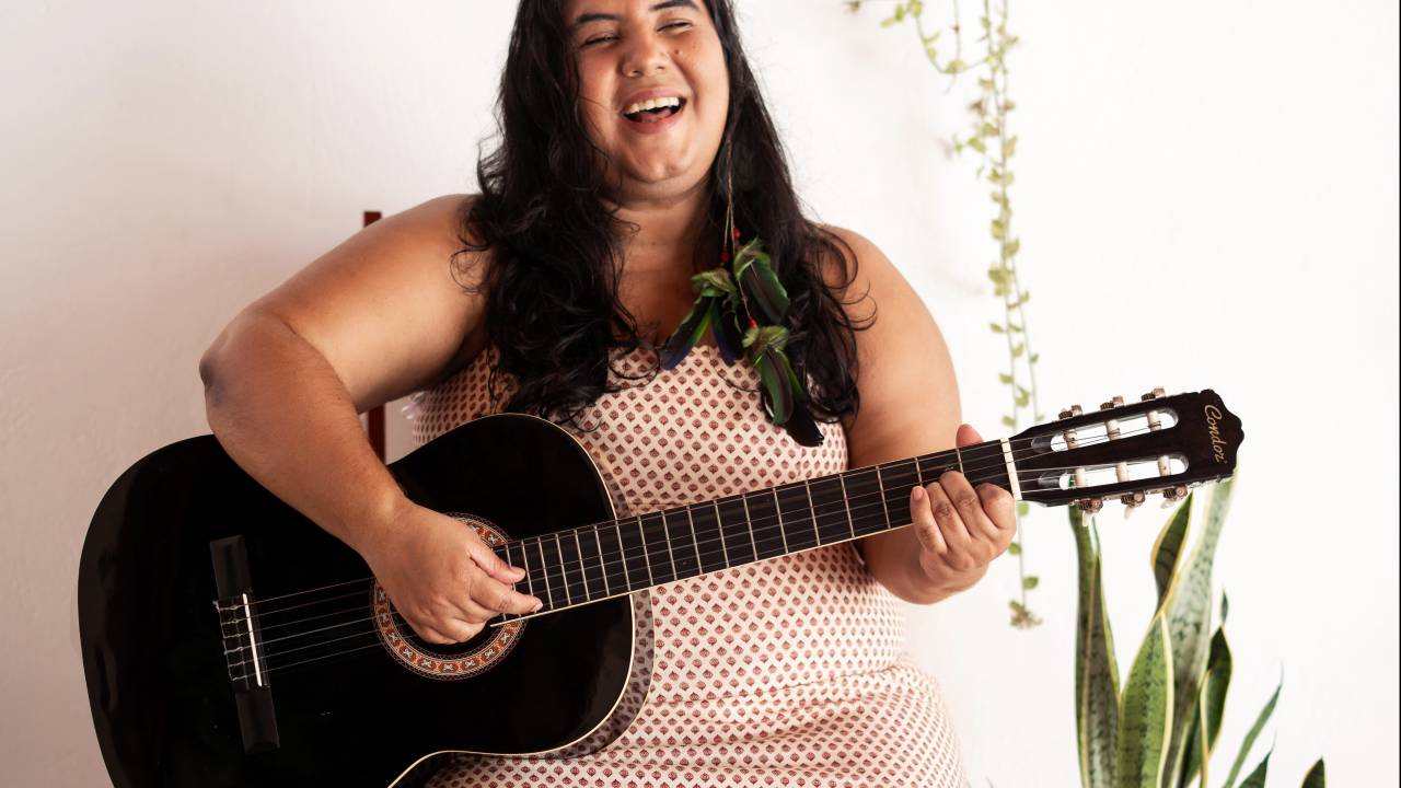 A cantora e professora Maria de Fátima, do grupo Cantando Marias.